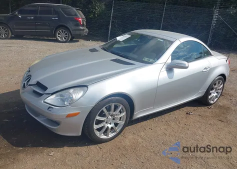 2005 Mercedes-Benz Slk 350 z USA, uszkodzony, nr VIN WDBWK56F75F021606